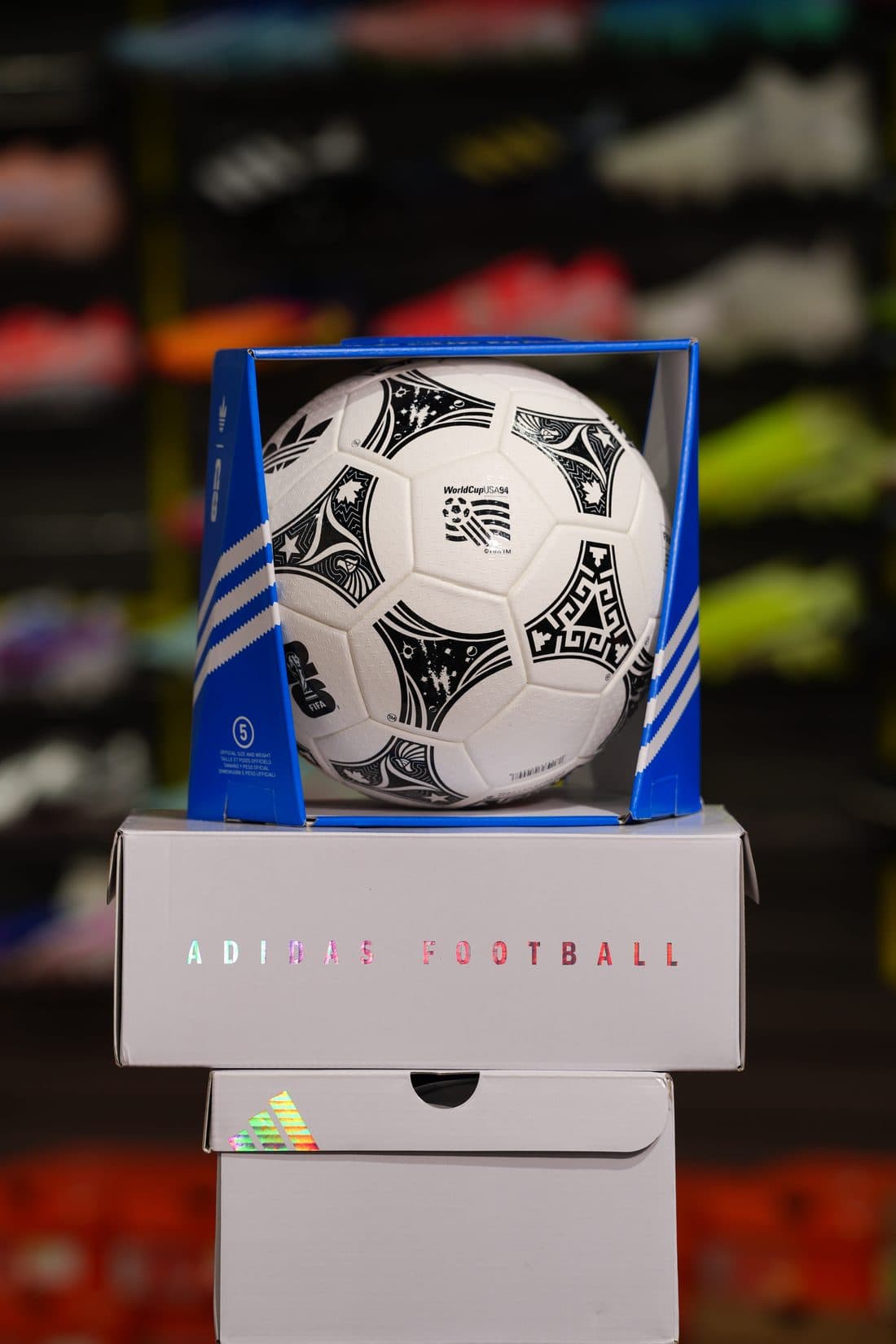adidas · Retro · World Cup USA '94 Questra USA '94